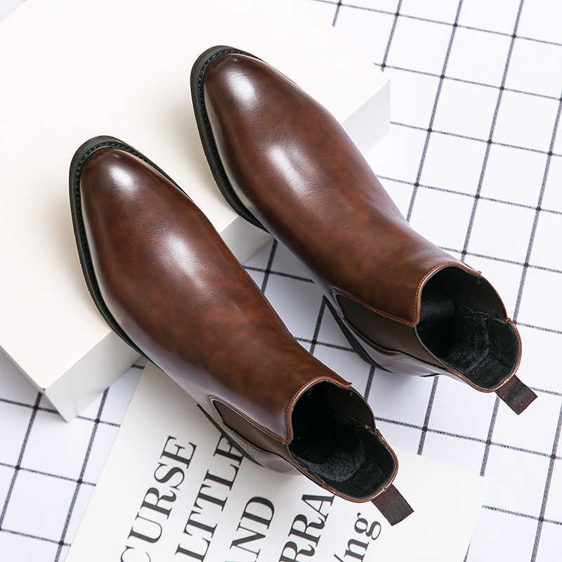 High-top Leather Shoes Men's Pointed Chelsea Booties - DM Otaku Shop